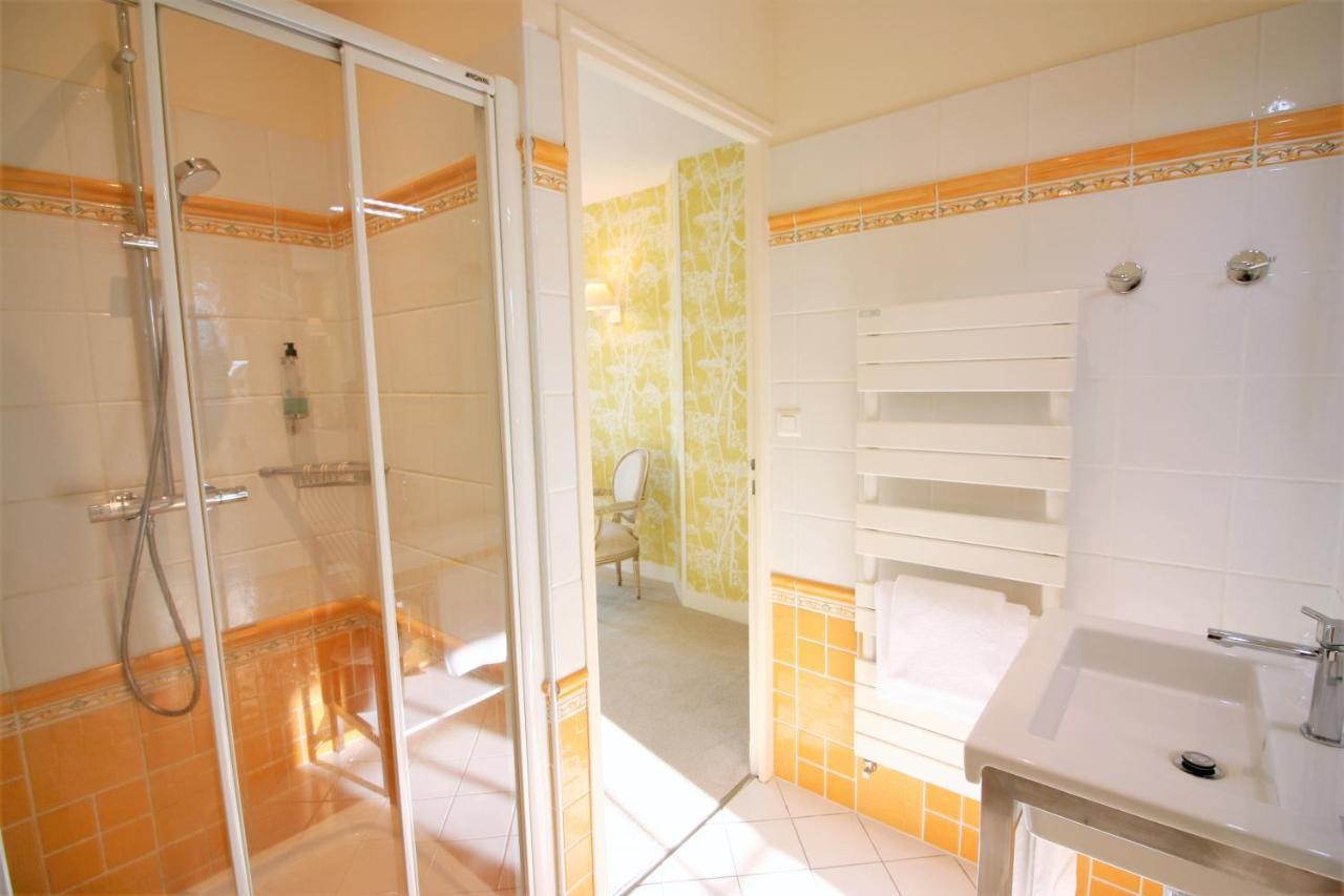 Logis - Hotel & Restaurant Du Tribunal Mortagne-au-Perche Eksteriør billede