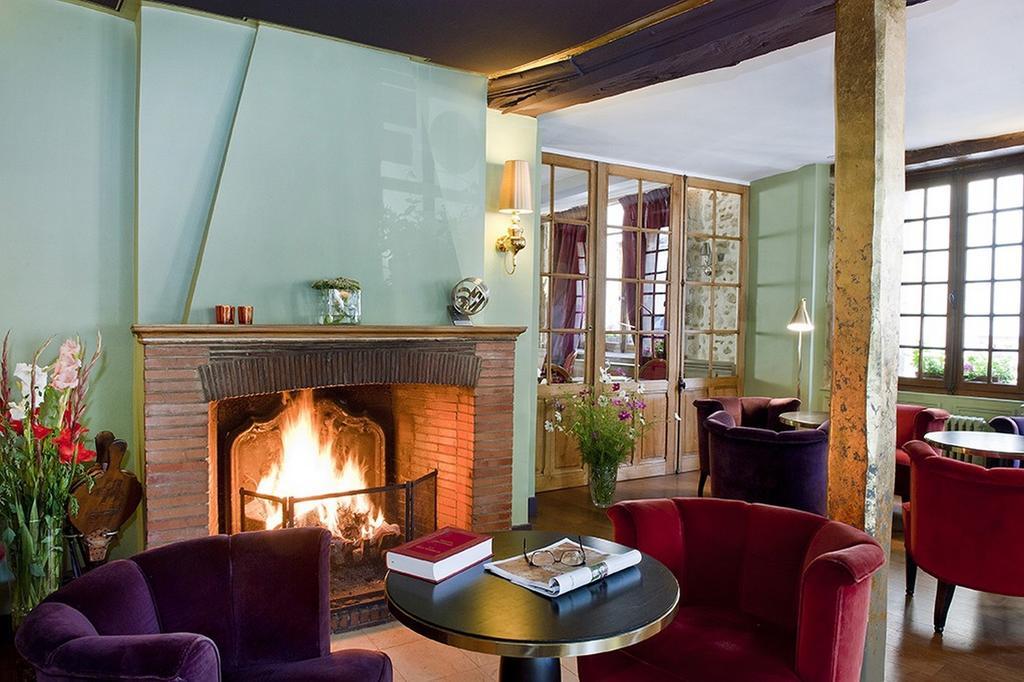 Logis - Hotel & Restaurant Du Tribunal Mortagne-au-Perche Eksteriør billede