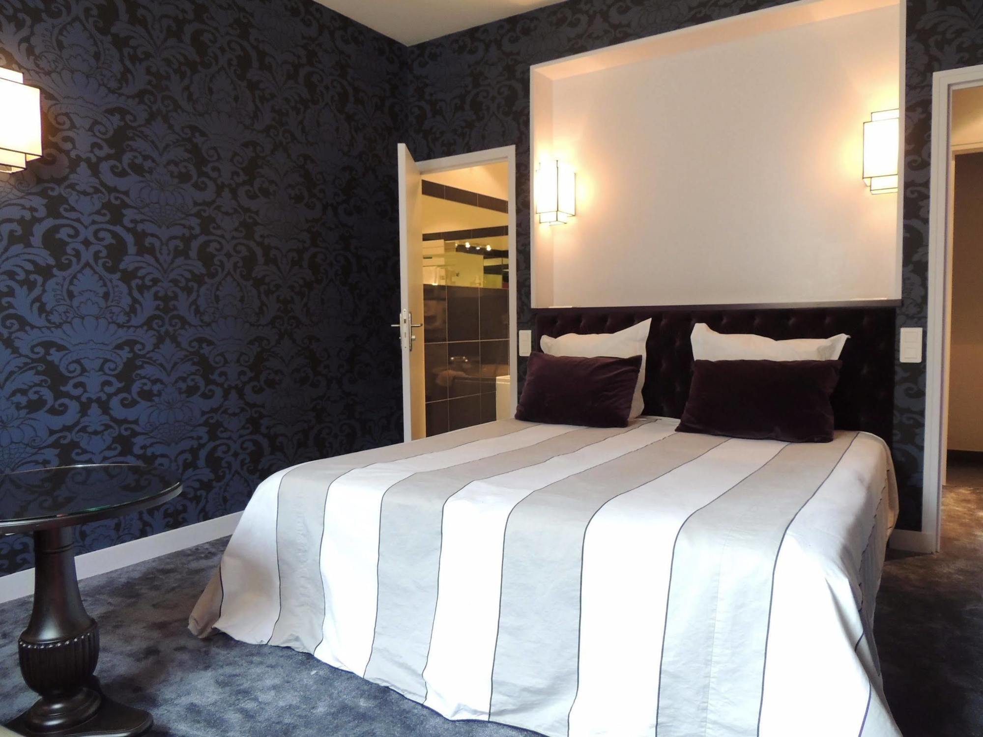Logis - Hotel & Restaurant Du Tribunal Mortagne-au-Perche Eksteriør billede