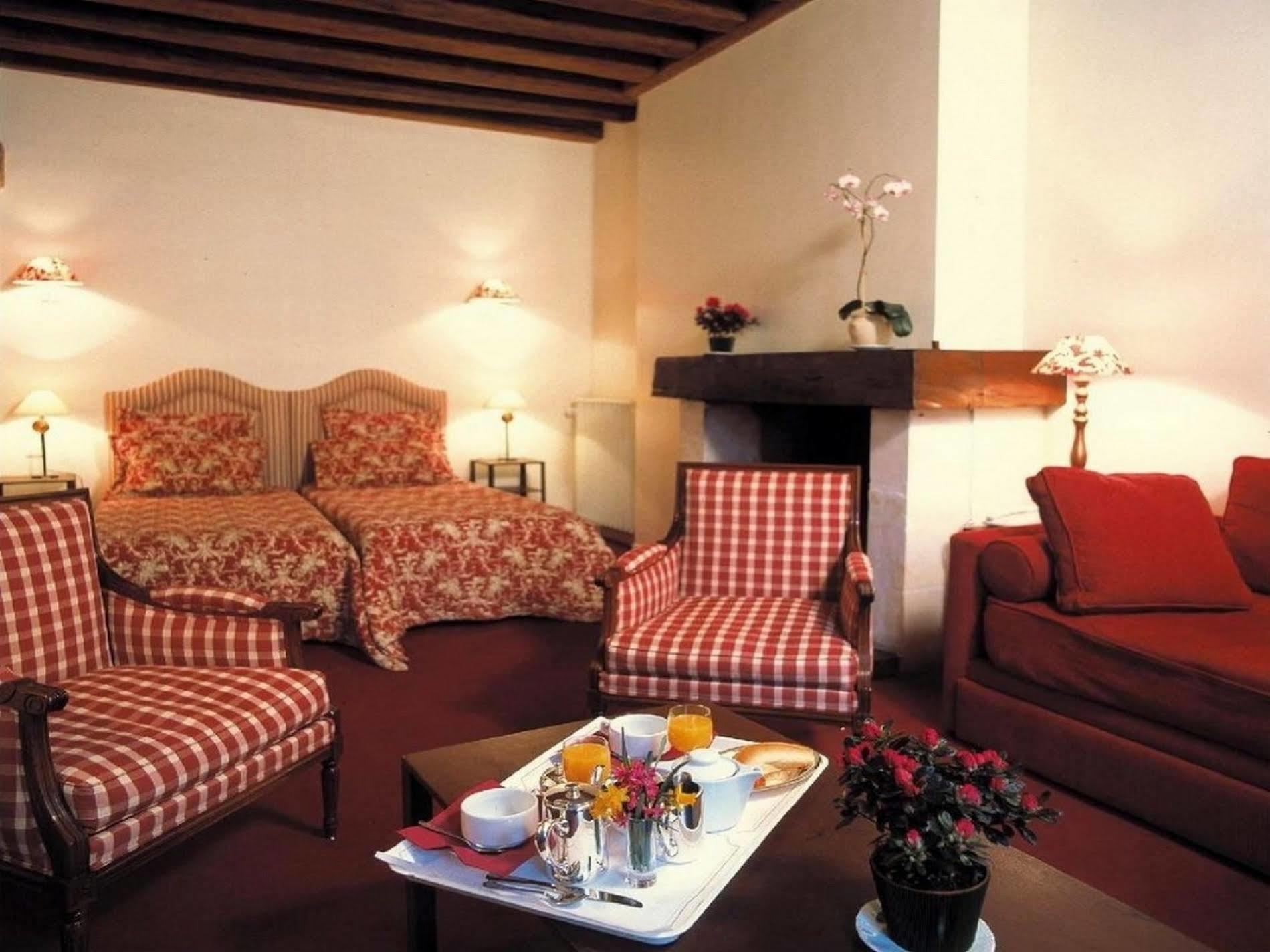 Logis - Hotel & Restaurant Du Tribunal Mortagne-au-Perche Eksteriør billede