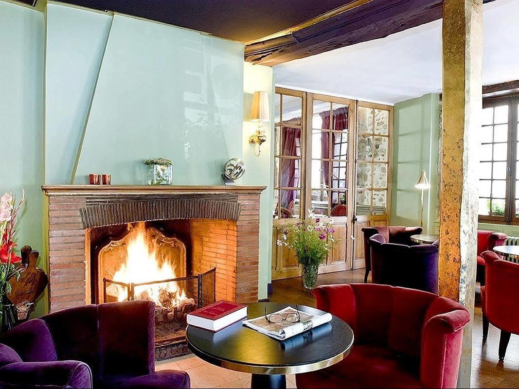Logis - Hotel & Restaurant Du Tribunal Mortagne-au-Perche Eksteriør billede